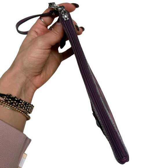 Coach Wristlet Purple Signature Jacquard Floral Appliqué - Picture 5 of 11